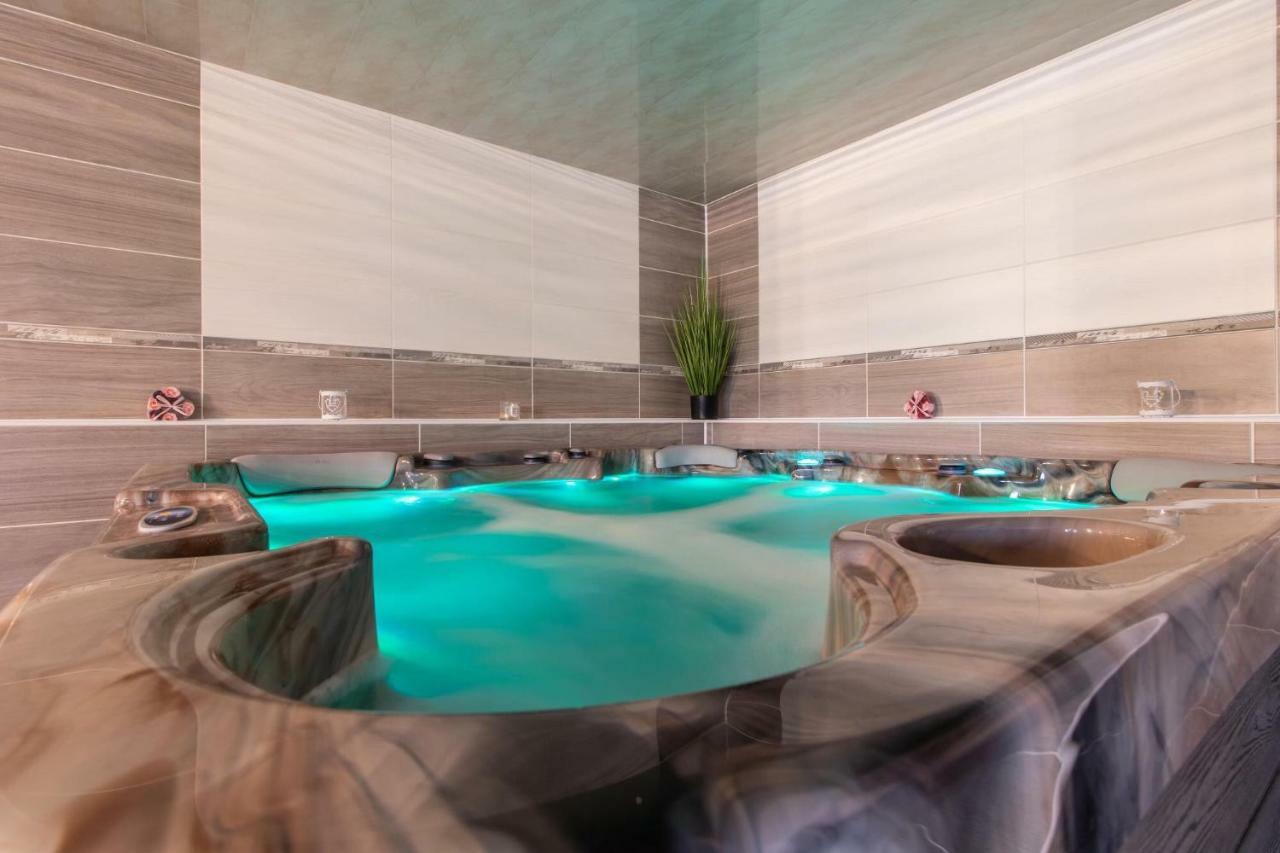 Restaurace Penzion Pod Sumarnikem Tvarozna Lhota 외부 사진