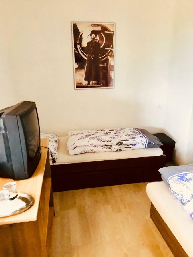 Restaurace Penzion Pod Sumarnikem Tvarozna Lhota 외부 사진