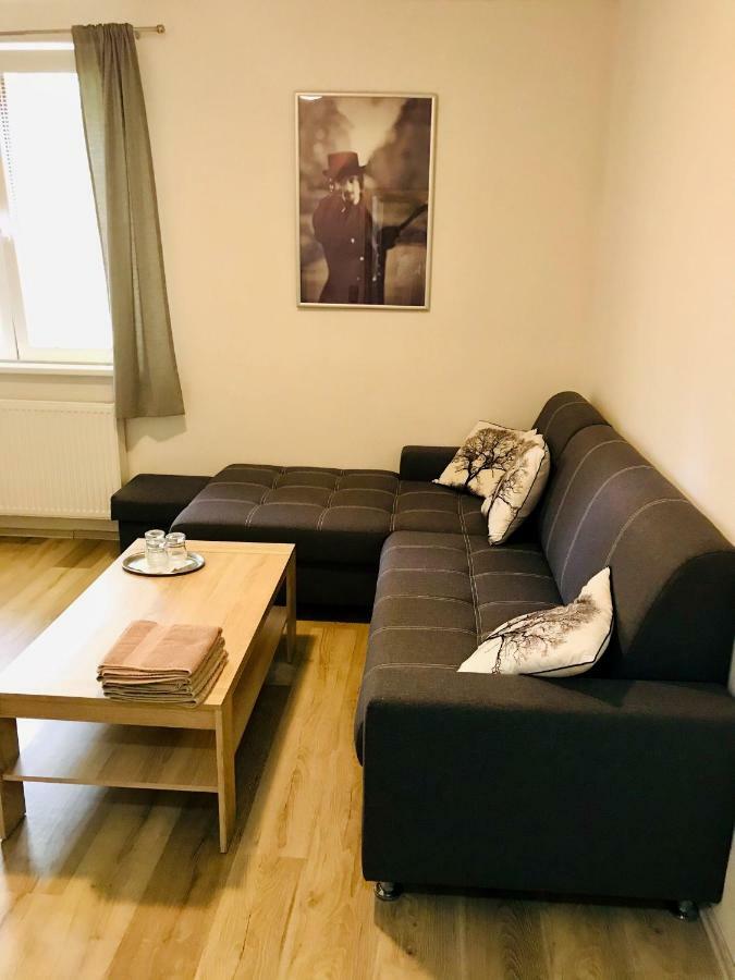 Restaurace Penzion Pod Sumarnikem Tvarozna Lhota 외부 사진