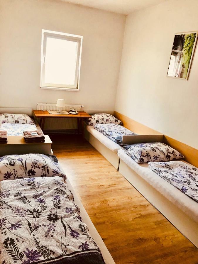 Restaurace Penzion Pod Sumarnikem Tvarozna Lhota 외부 사진